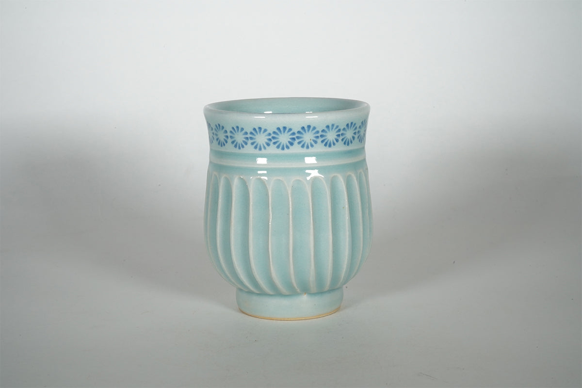 青磁彫三島 湯呑